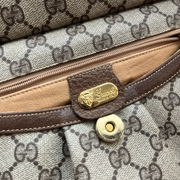 Authentic GUCCI clutch - Picture 10 of 15